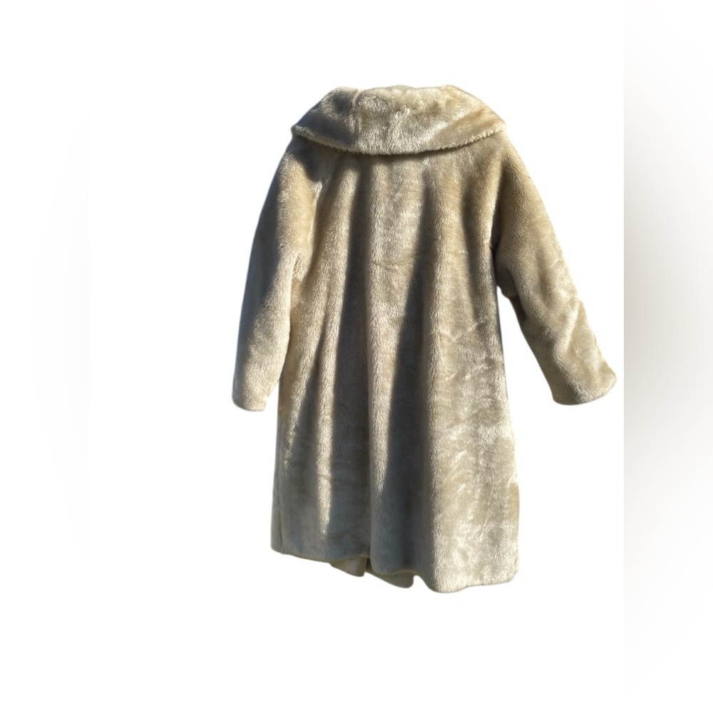 1960s Cream Faux Fur Coat 1960s Handmade faux fur collared button up coat. S - Picture 12 of 15